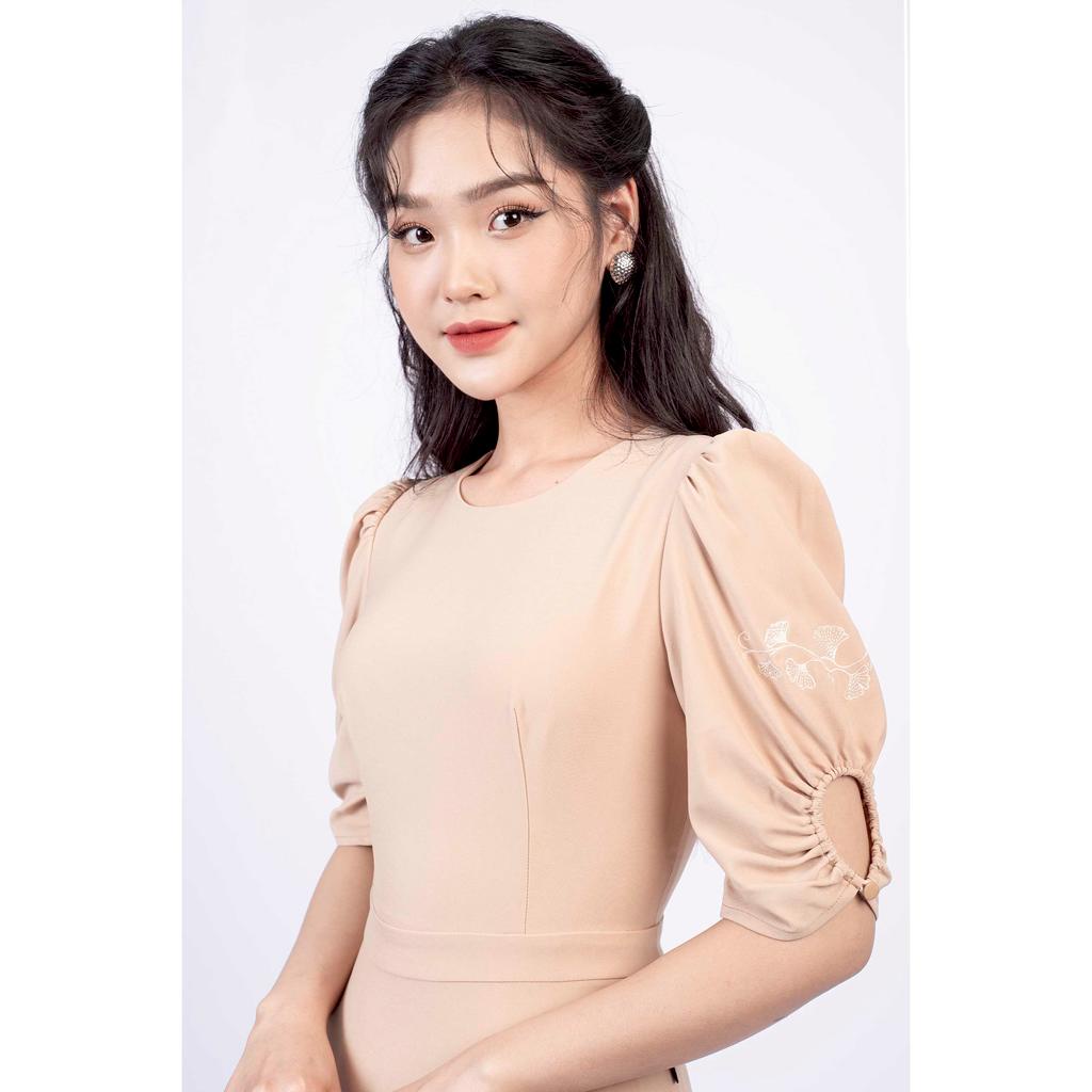 Đầm xòe cổ tròn, tay cộc thêu hoa MMOutfit M-DA060521223