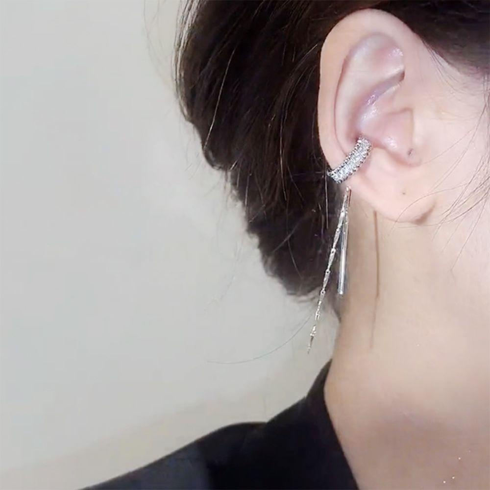 Khuyên Kẹp Vành Tai Dáng Chữ C Phối Tua Rua Thời Trang Cho Nữ