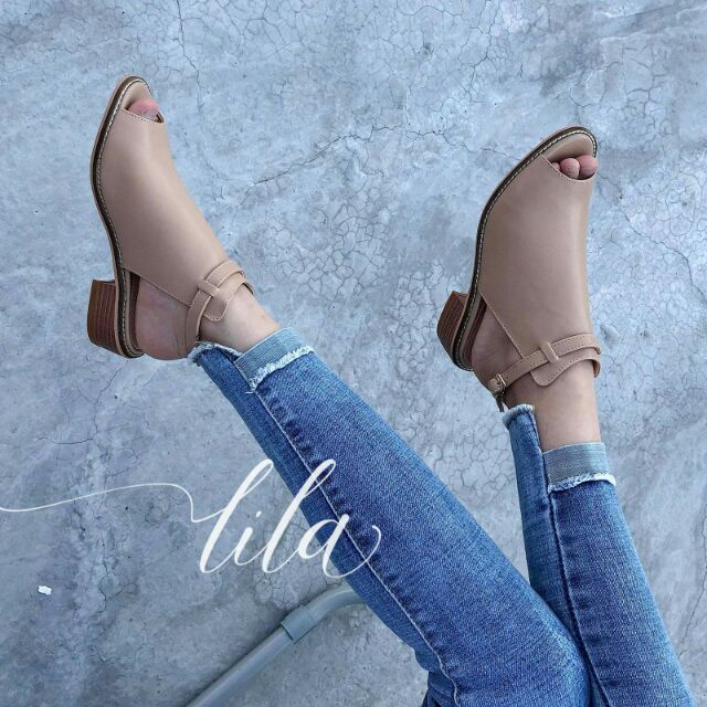 Giầy Sandal giả boot che nắng 2 màu đen và kem. Size 35 đến 39 .