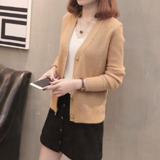 ÁO KHOÁC LEN CÀI NÚT VÀNG NỮ TÍNH
