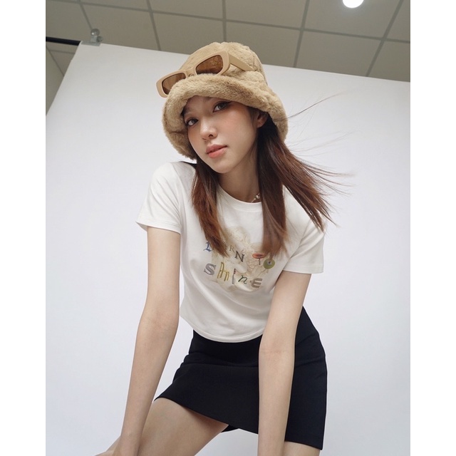 JANET STUDIO • Áo thun Born To Shine