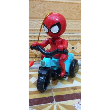 Đèn trung thu người nhện đi xe bốc đầu