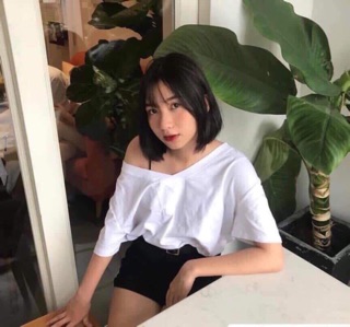 Áo croptop thụng cổ tim