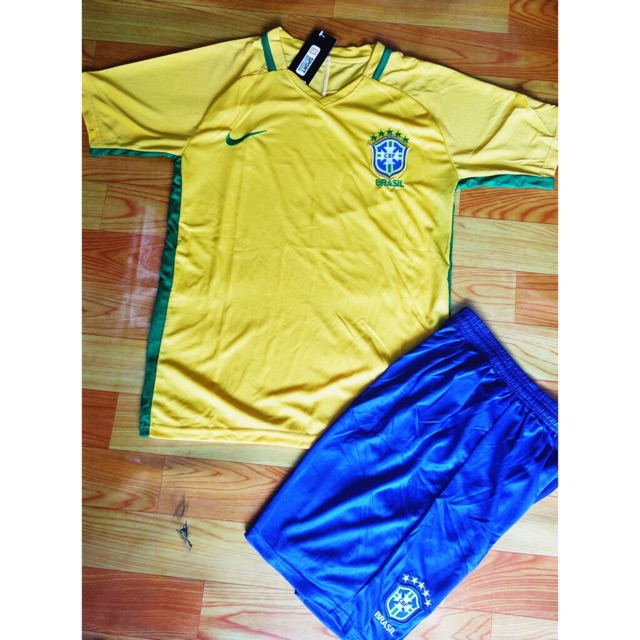 Bộ quần áo bóng đá Brazil