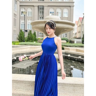 Đầm maxi lụa xanh coban dập ly cổ yếm mới nhất