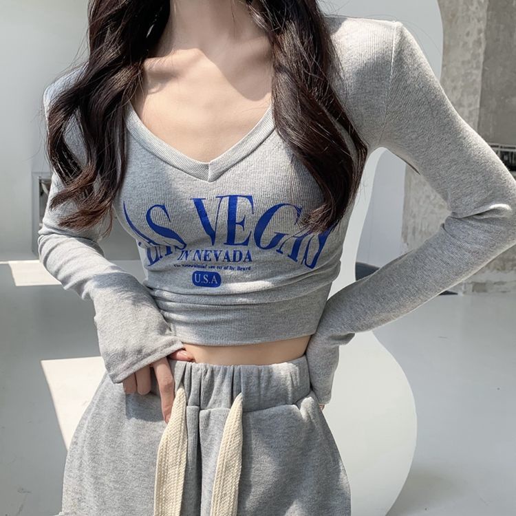 Áo croptop Tay Dài Hoạ Tiết Hình Chữ v Thiết Kế Quyến Rũ Cho Phái Nữ