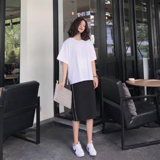 Set chân váy + pull trắng