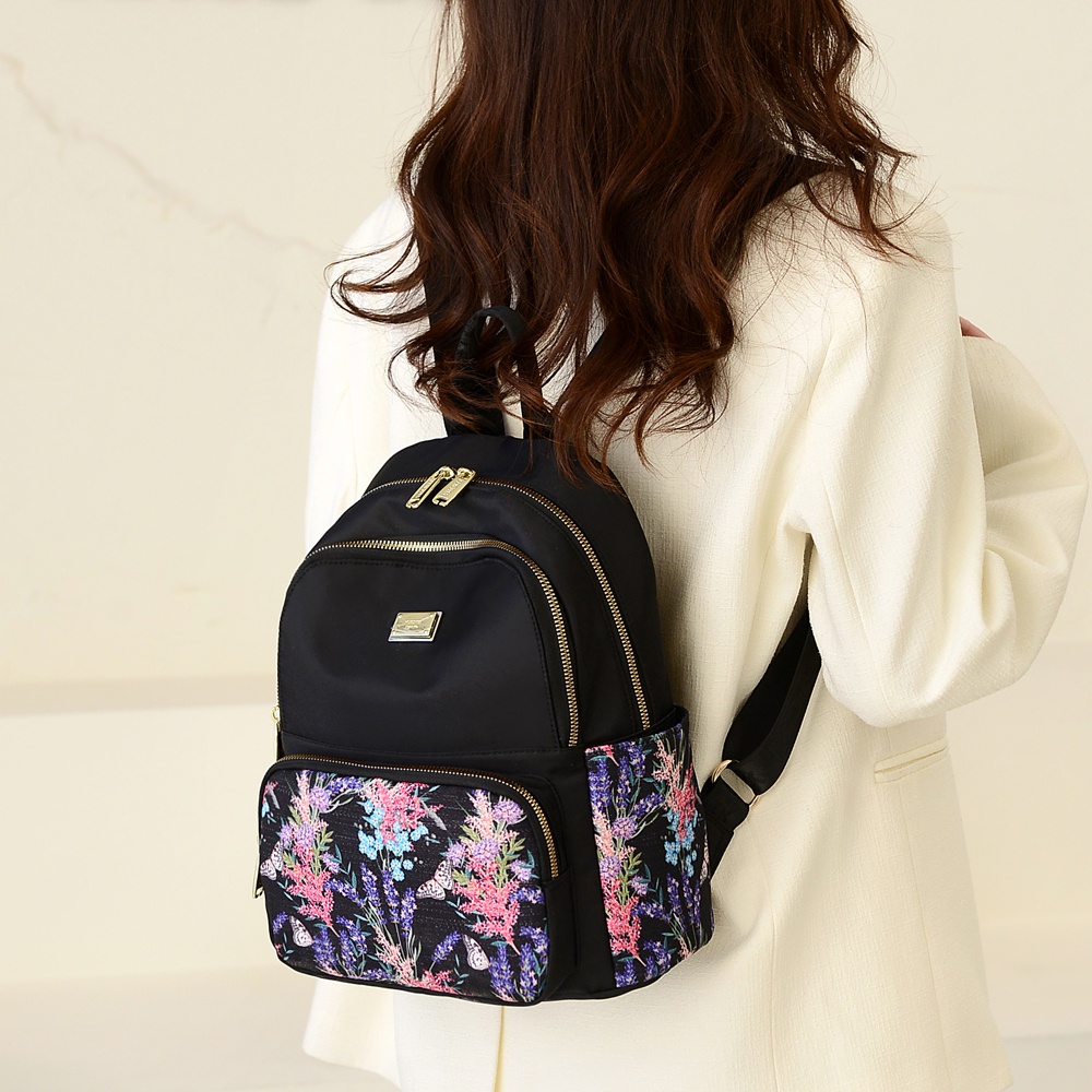 Ba Lô Nhiều Màu Sắc Kích Thước Lớn Có Thể Treo Lên Được Chất Lượng Cao Dành Cho Bạn Nữ