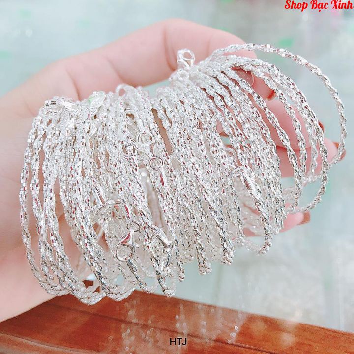 Vòng tay Bạc dạng xoắn.