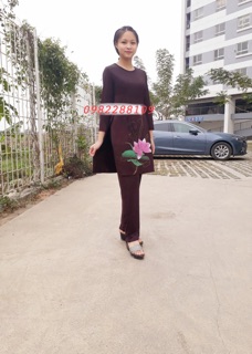 Áo dài cách tân mẫu đi chùa