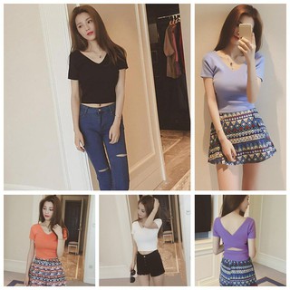 Áo thun màu trơn cổ tim cho nữ