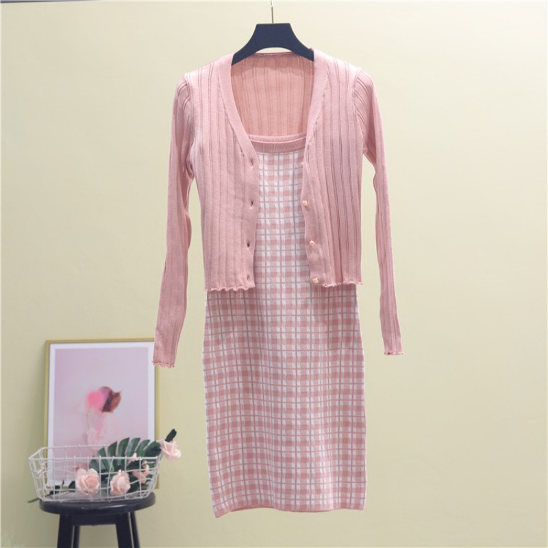 Set 2 Món Gồm Áo Cardigan Len Dài Tay Kèm Váy Ca Rô Không Tay Quyến Rũ