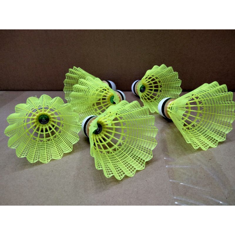 Cầu lông nhựa siêu bền 350