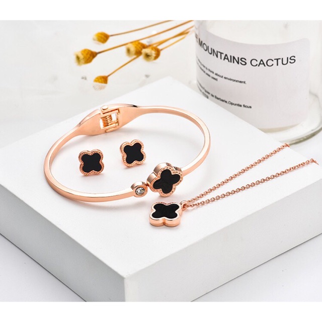 Set trang sức hình cỏ 4 lá