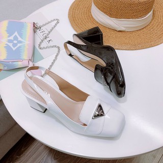 Giày cao gót bít mũi gót vuông 6P mũi vuông khóa Prada Siêu sang