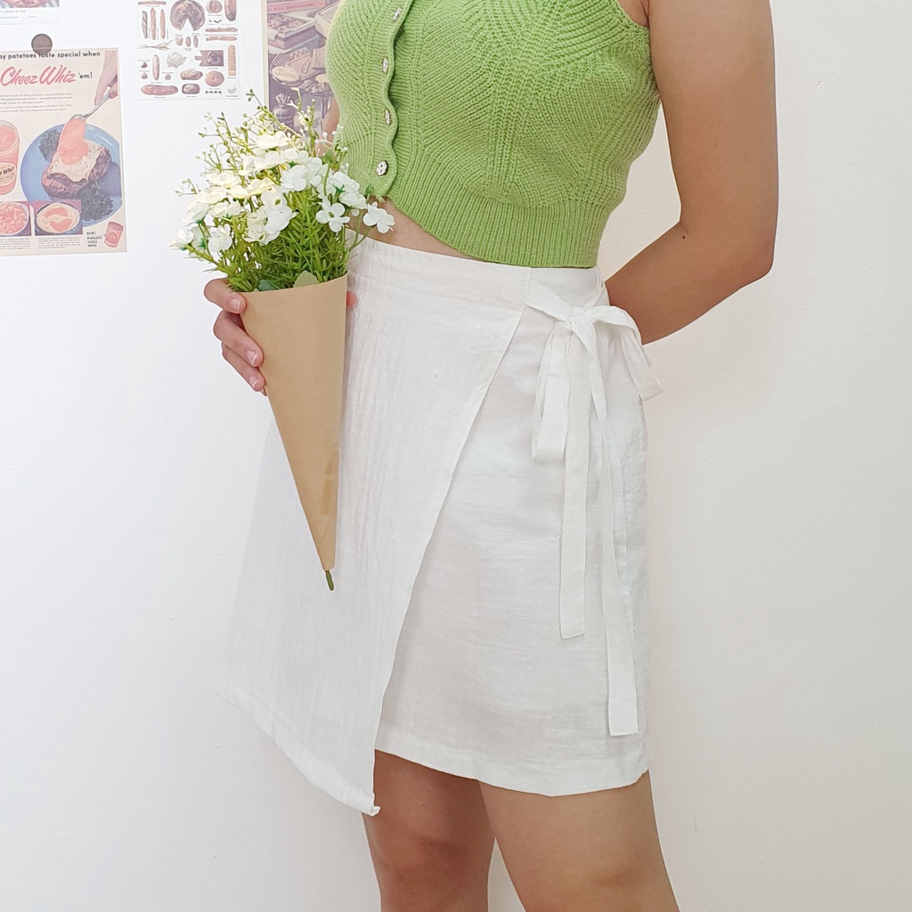 Chân Váy Quần Lưng Thun Vạt Chéo Phối Nơ Vải Xô Có Quần Bên Trong (free size) - Penguin House (Tất cả hình shop tự chụp)