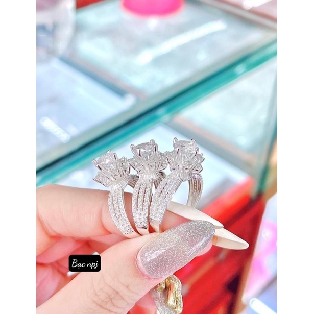 Nhẫn hoa BNP đính đá 3 hàng , bạc ta. Dày dặn cho nữ
