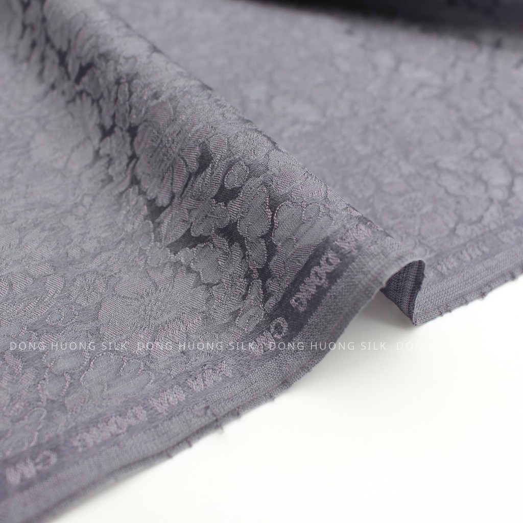 Vải Lụa Hà Đông Satin Hoa Cúc - Đông Hương Silk - LHVS073 Ghi chì - mát, mềm, tôn dáng, quý phái, sang trọng