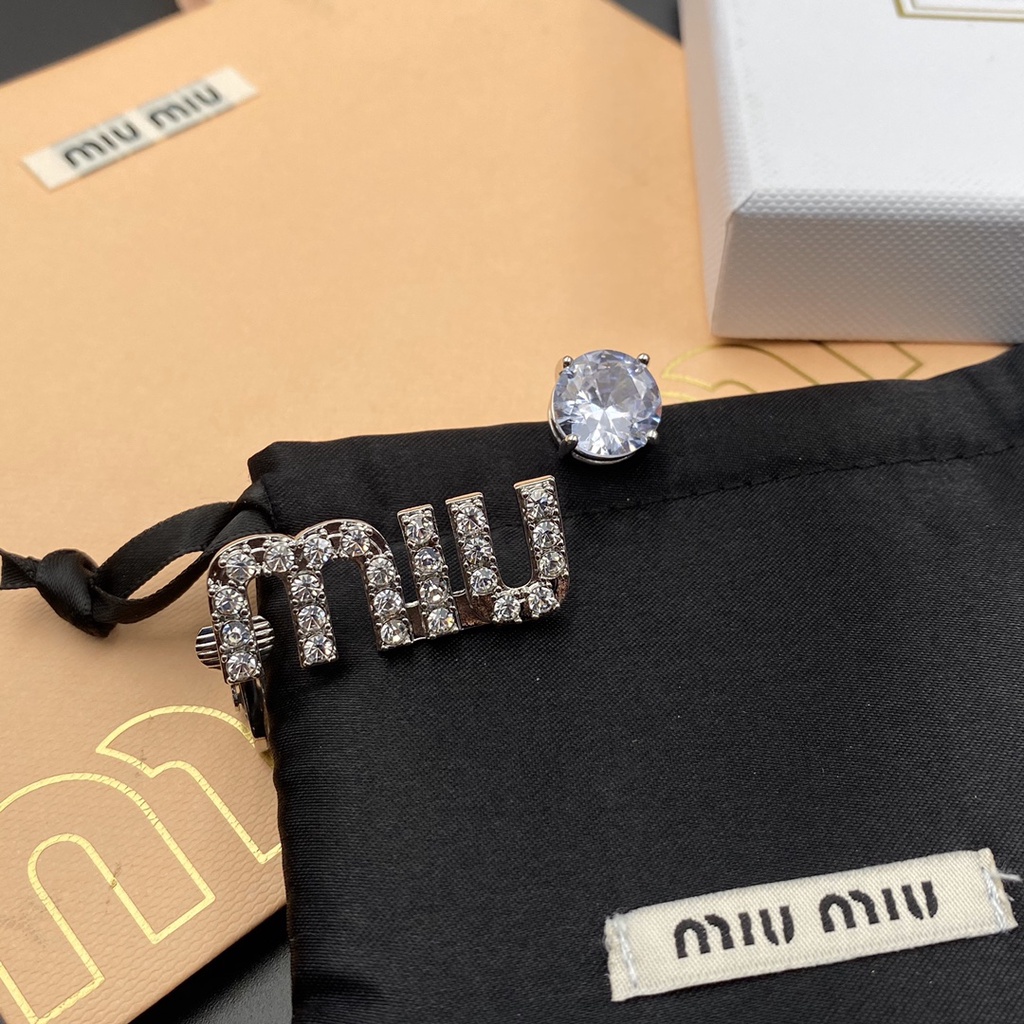 Khuyên Tai Tròn Bằng Thép Titan In Logo MiuMiu Thời Trang Cho Nữ