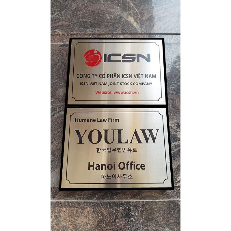 BIỂN CÔNG TY BẰNG INOX ĐẾ MICA GIÁ RẺ TẠI HÀ NỘI
