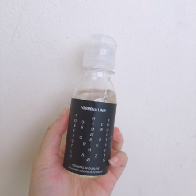 Nước giặt đồ lót diệt khuẩn Lingerie từ enzym hoa quả 550ml Verbena Linn