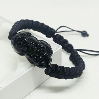 Vòng tay phong thủy tỳ hưu tết dây đen