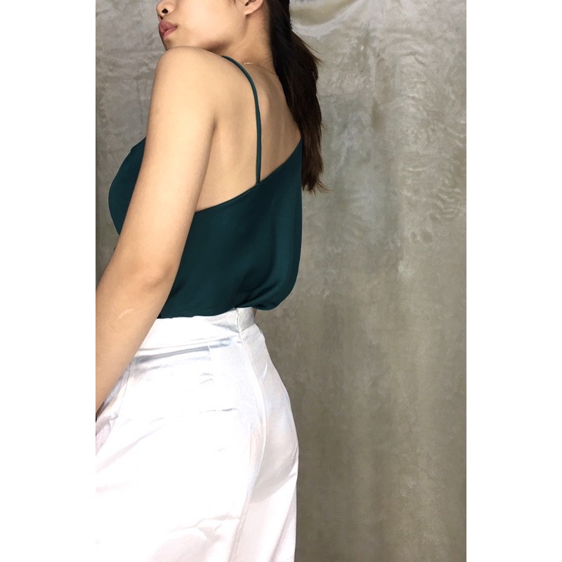 Áo cổ đổ lệch vải lụa satin hình thật tự chụp video thật tự quay
