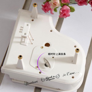 Hộp nhạc piano lên dây cót