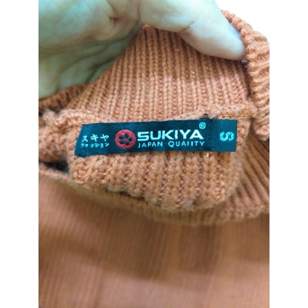 Áo len xẻ tà dáng free size thanh lý