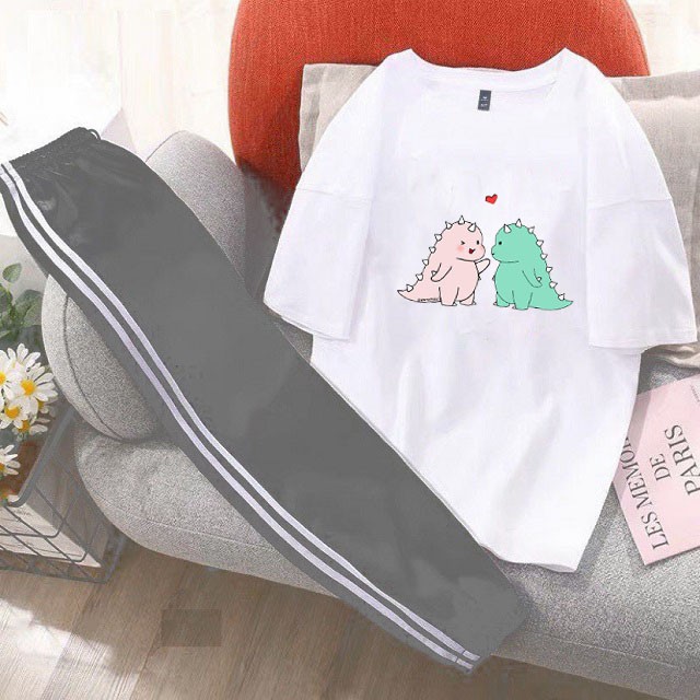 Sét Bộ Đồ Quần Áo Nữ Cá Tính Xinh Cute, Áo Phông Cotton Ngắn Tay In Khủng Long Xanh Hồng Kèm Quần Thun Bo Chun Gấu