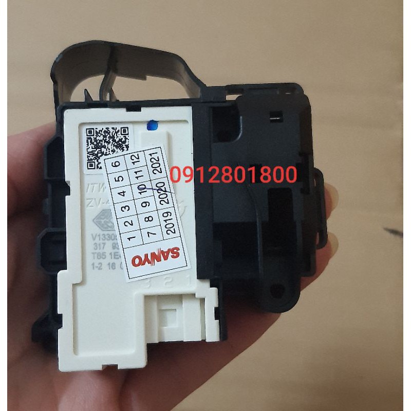 Công tắc khóa cửa máy giặt Sanyo Aqua inverter