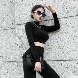 Áo croptop cổ 3 phân dáng basic