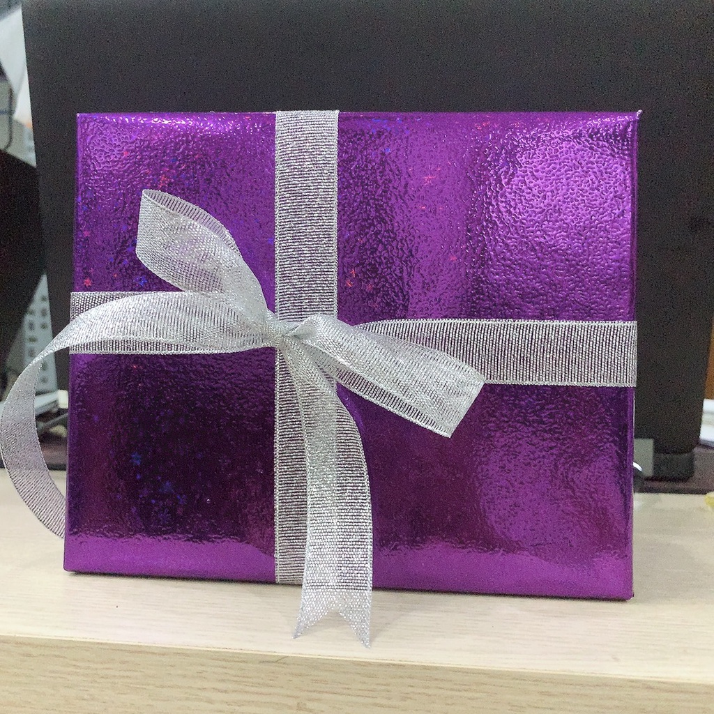 Hộp quà trang trí gốc cây thông Noel
