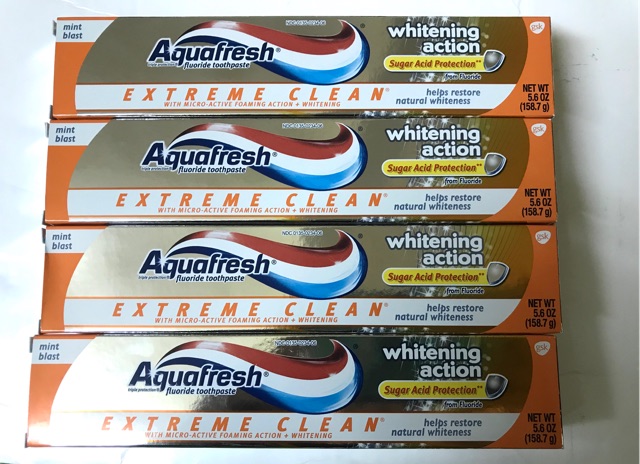 Kem đánh răng Aquafresh Extreme Clean Whitening Action - Mỹ - 158.7g