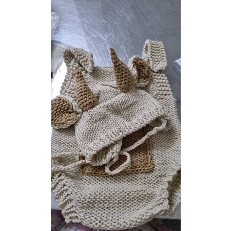 Bộ len móc hình trâu cho bé