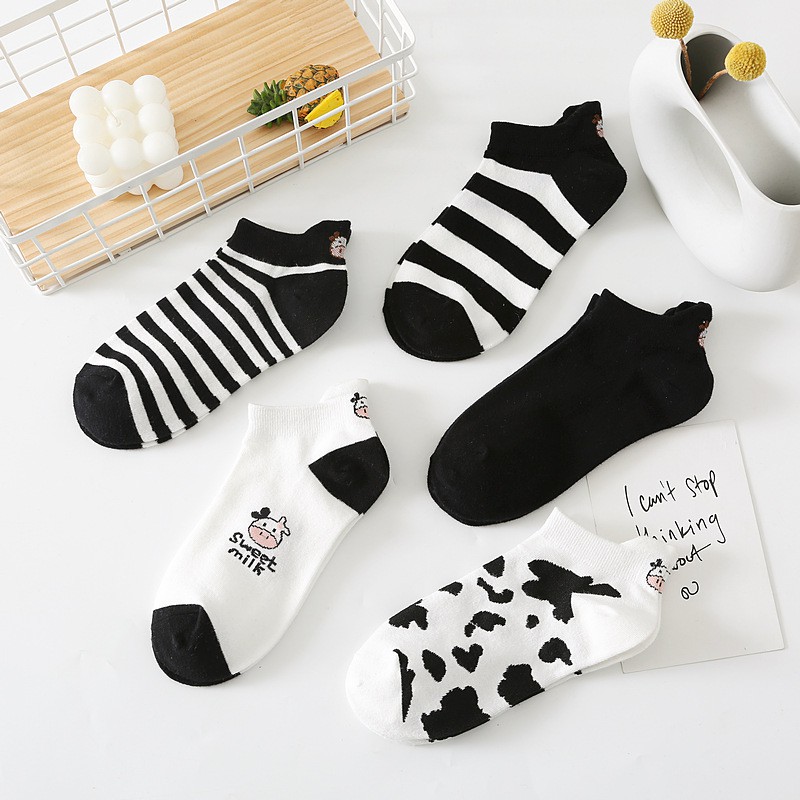 Tất gót thêu họa tiết bò sữa phong cách hàn quốc