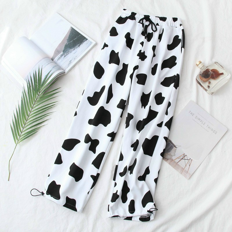 Quần Ống Rộng Hoạ Tiết Bò Sữa, Quần Dài Nam Nữ Form Rộng, Ống Suông Lưng Chun Bo Gấu Phong Cách Cá Tính. | BigBuy360 - bigbuy360.vn