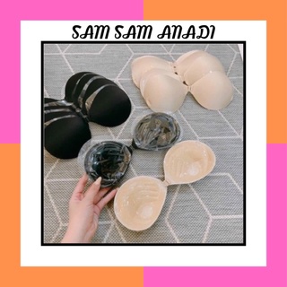 Áo dán ngực silicone cài trước có bàn tay nâng đẩy