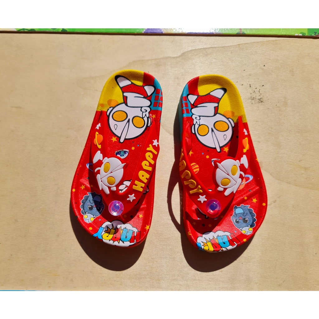 Dép kẹp siêu nhân mắt to, chất liệu cao su mềm cho bé trai chống trơn