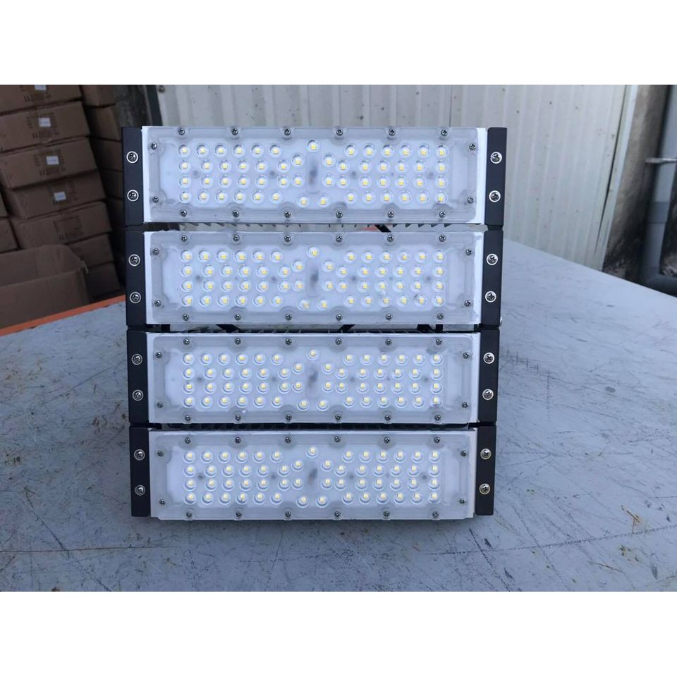 Đèn pha 200W module cao cấp chiếu sân tennis