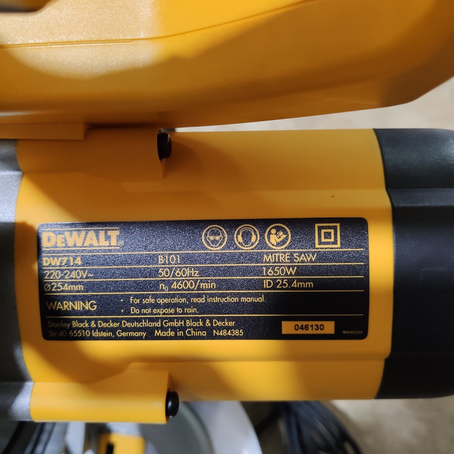Máy cưa bàn đa góc Dewalt DW714-B1 1650W-10" chính hãng