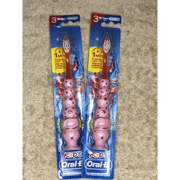 Bàn chải đánh răng oral b trẻ em CANADA