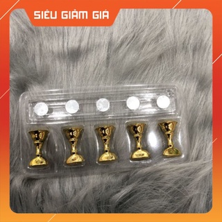 đế gắn móng giả làm mẫu móng