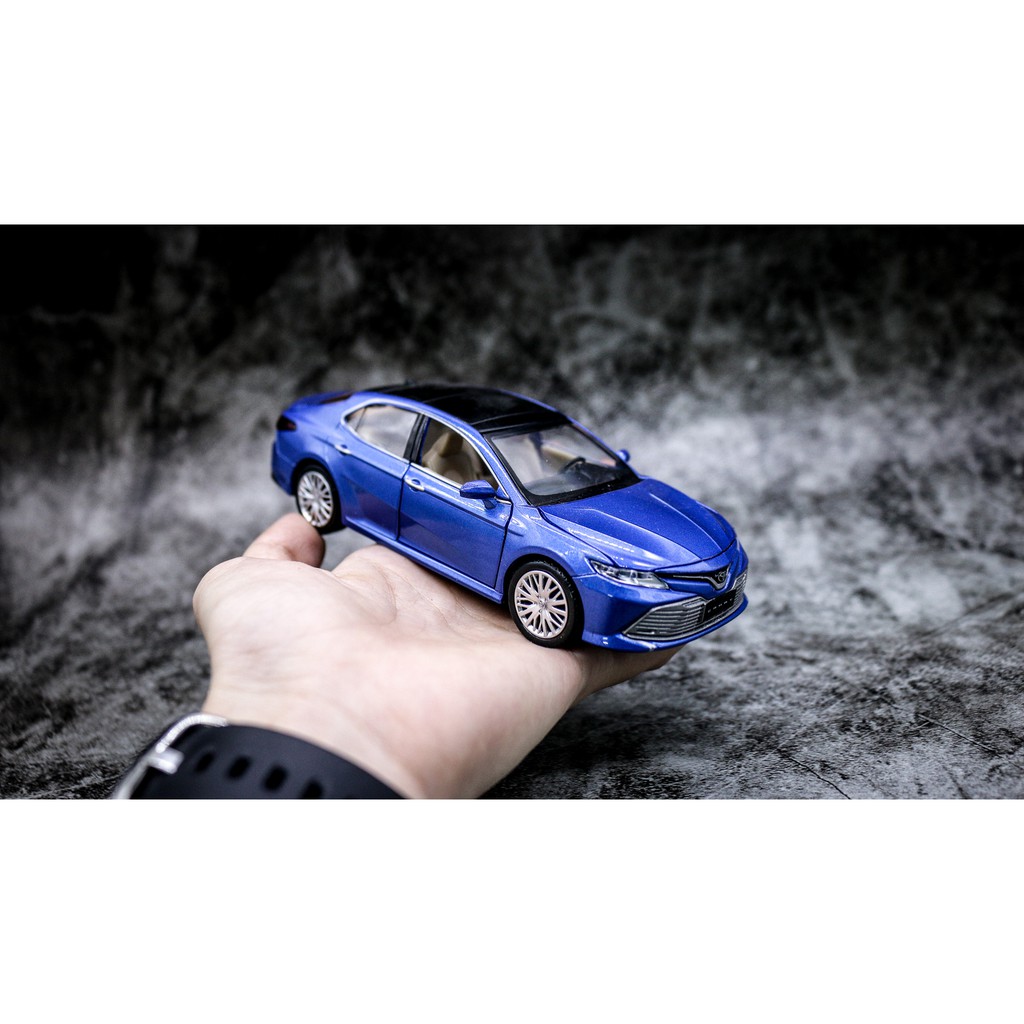 MÔ HÌNH XE SEDAN TOYOTA CAMRY 2019 BLUE 1:32 MSZ 6752