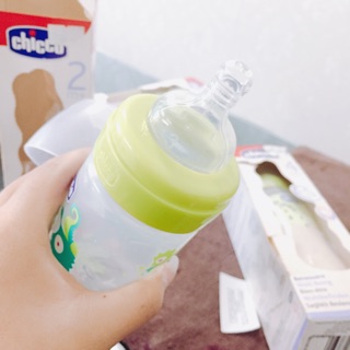 Bình sữa chicco 250ml núm ty silicon 2m+