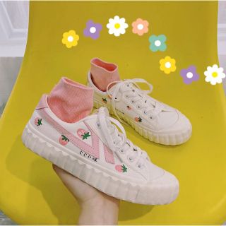 [Có ảnh thật + Video] Giày hoạ tiết trái dâu cute