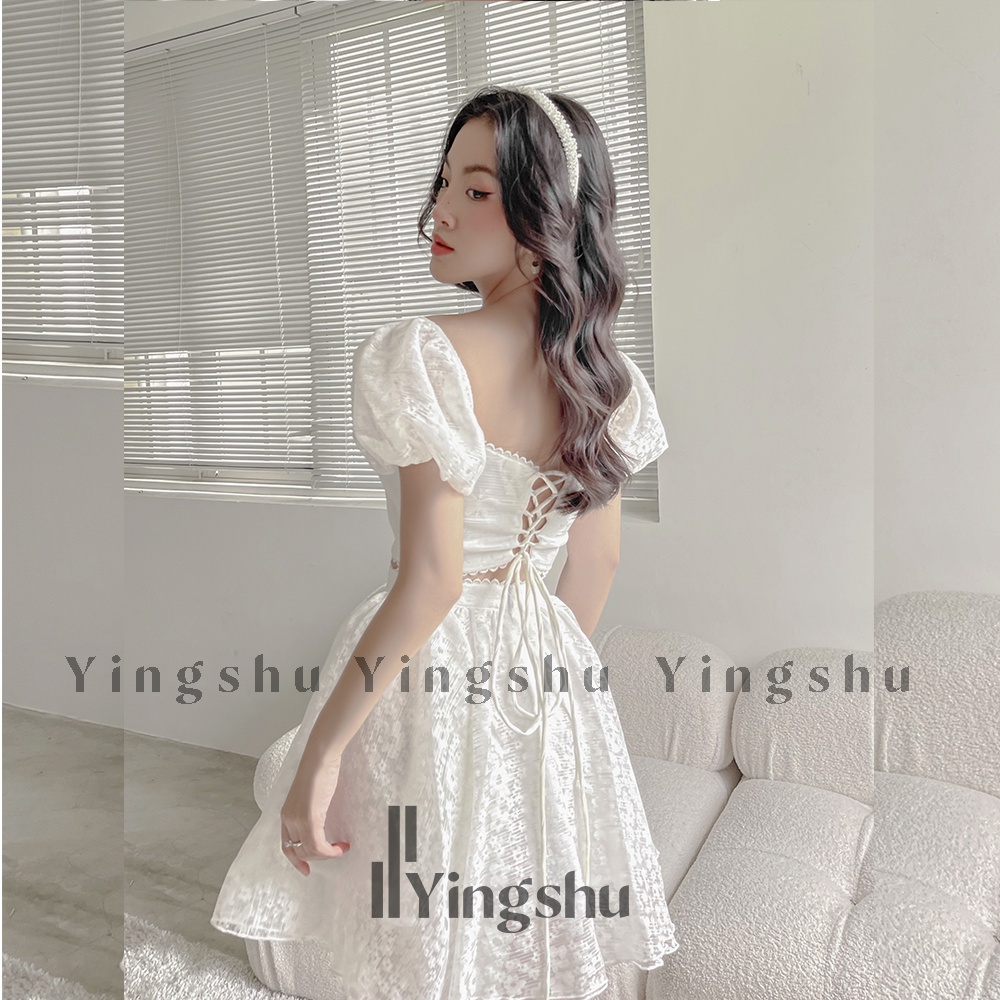 Set áo croptop cúp ngực tay phồng mix cùng chân váy ngắn dáng xòe