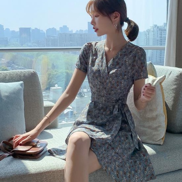 Đầm nữ thời trang thiết kế hoa nhỏ duyên dáng, cổ V thanh lịch, phối nơ nữ tính NV0048