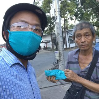 10 khẩu trang vải thun.