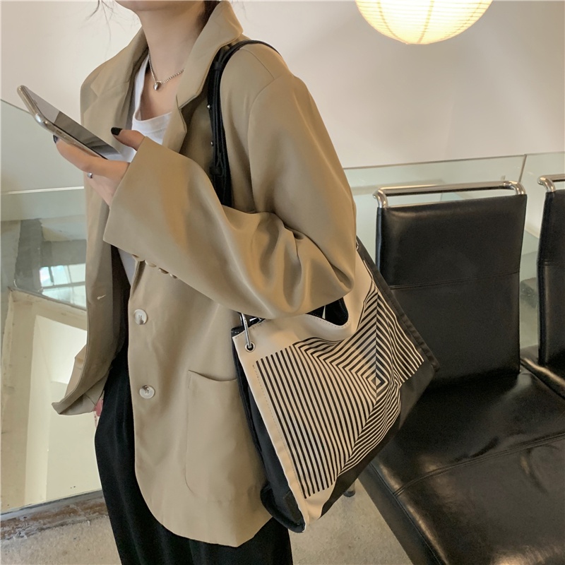 Túi đeo vai họa tiết hình học sức chứa lớn mẫu mới